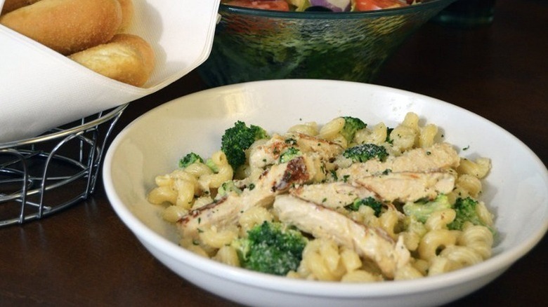 Roasted chicken with broccoli and lemon
