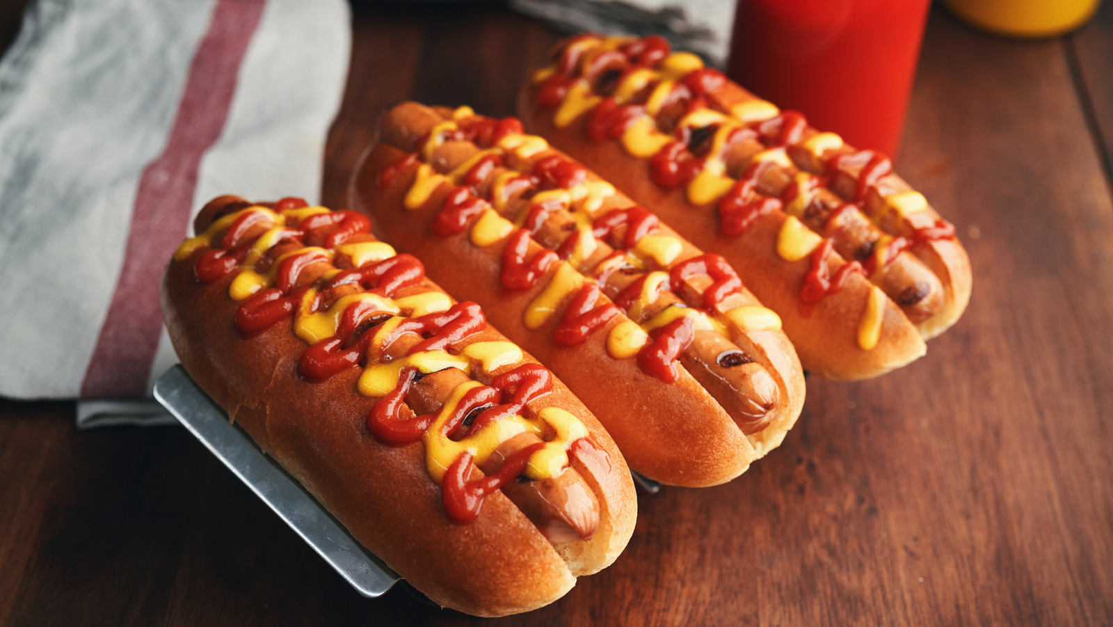 Hot dog, Origins, Ingredients, & Influence