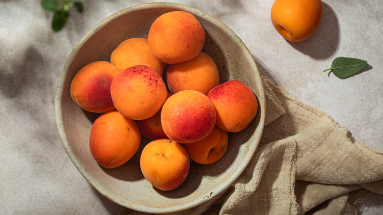 A bowl of apricots