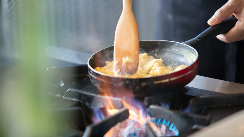 Scrambled eggs on high heat