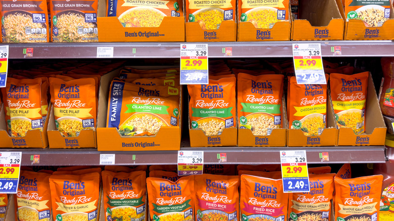 Grocery display of various Uncle Ben's instant microwavable rice packets