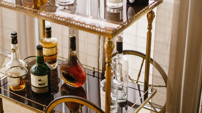 drinks cart on wheels