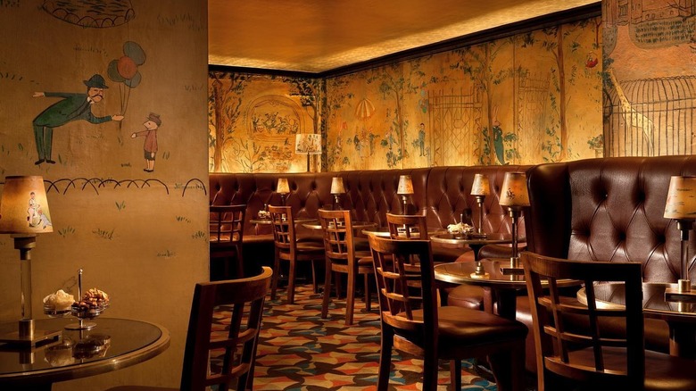 Bemelmans Bar interior space