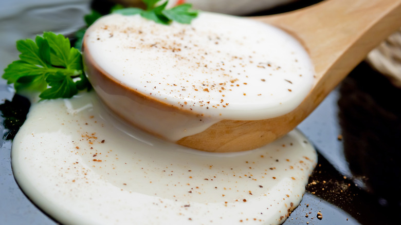 white barbecue sauce