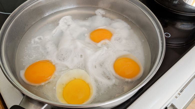 multiple eggs poaching