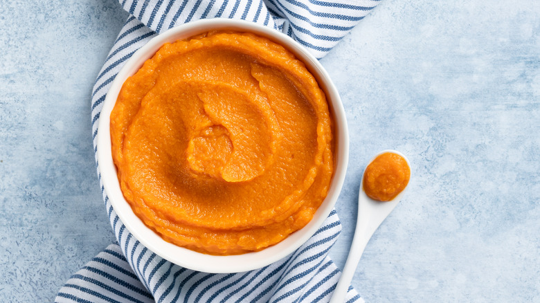 Bowl of pumpkin puree