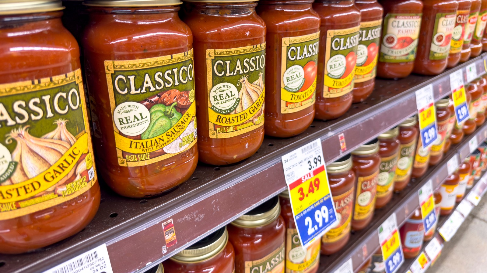 <a href="https://www.foodrepublic.com/1772477/best-ways-upgrade-store-bought-pasta-sauce/" target="_blank">14 Ways To Upgrade Store-Bought Pasta Sauce</a>