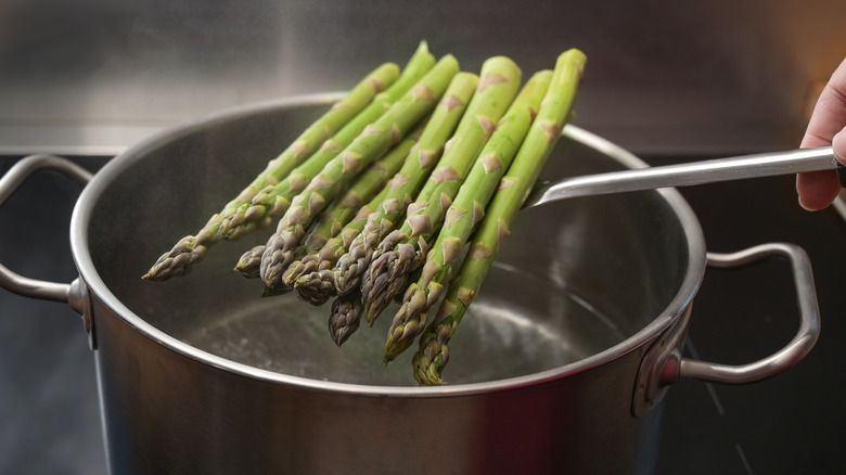 boiled asparagus