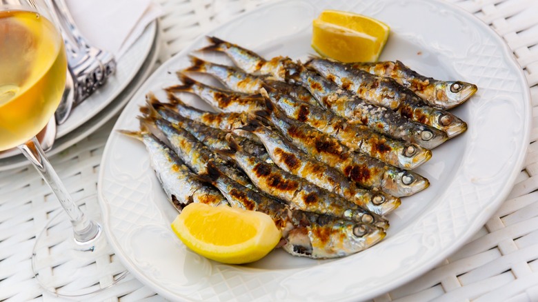 fresh sardines with lemon