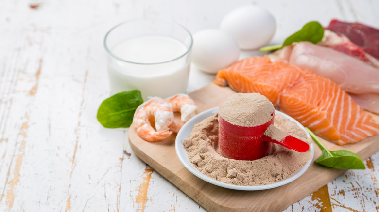 Animal origin protein sources alongside powder protein