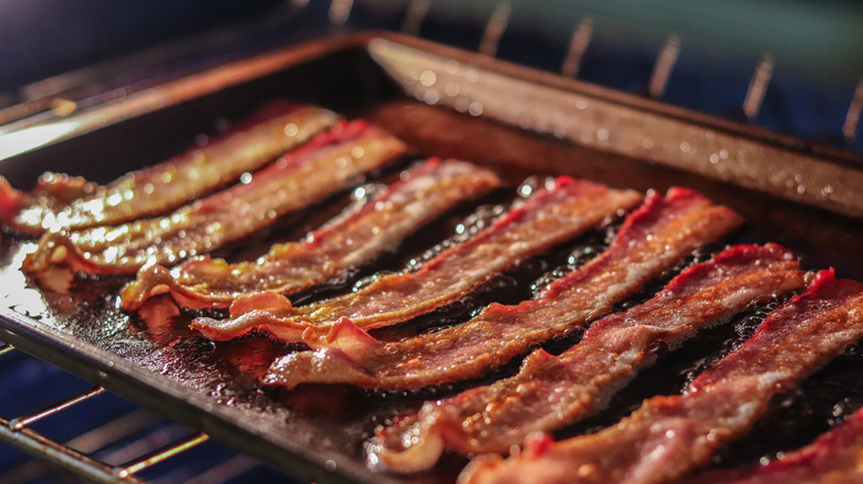bacon cooking in oven