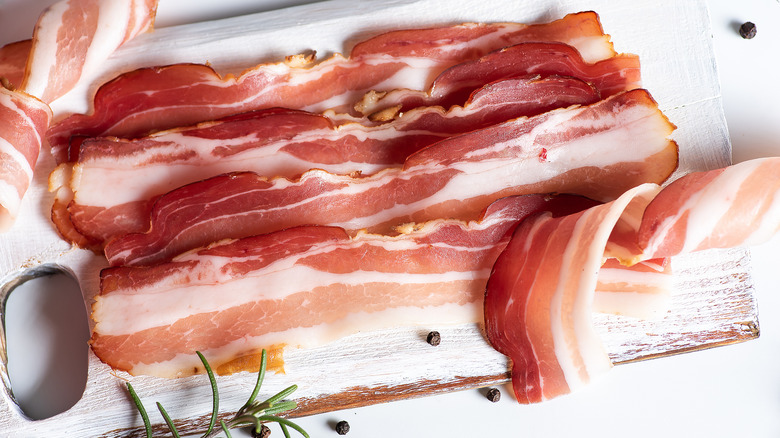 raw slices of bacon