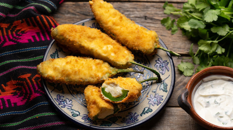 close up of jalapeño poppers 