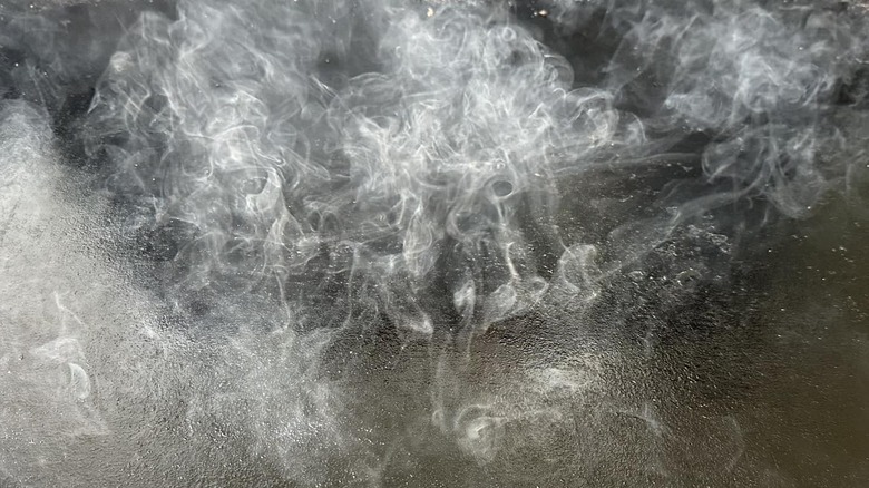 hot smoking griddle plate