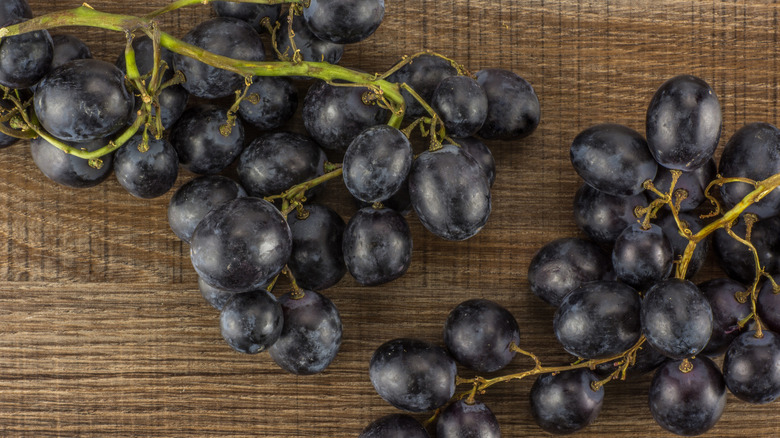 clusters of Autumn Royal grapes