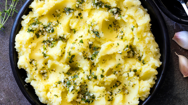 garlic mashed potatoes with herbs