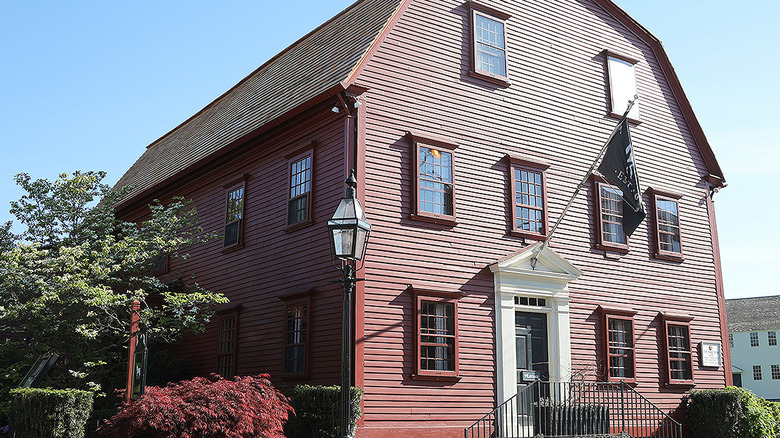 The White Horse Tavern exterior