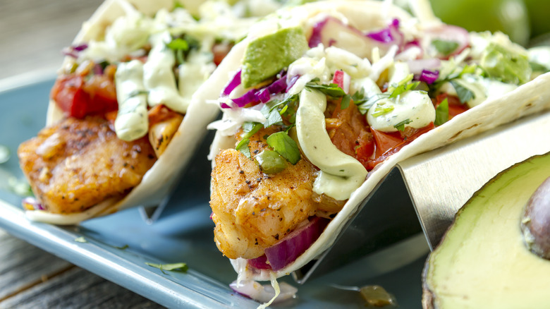 fish tacos with coleslaw