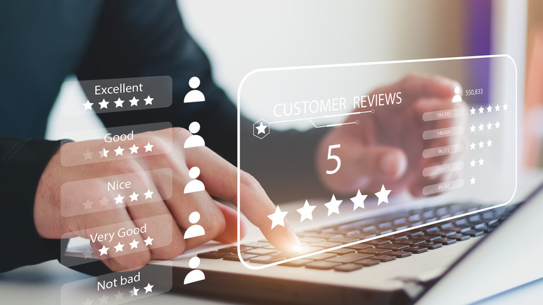 digital restaurant review screen