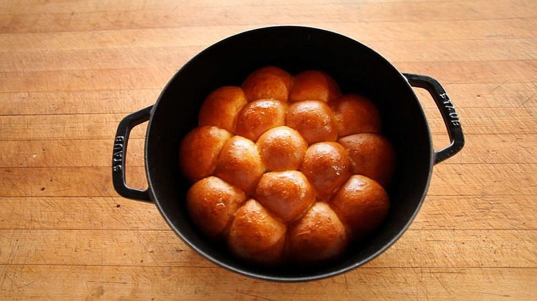 Dutch Oven Dinner Rolls