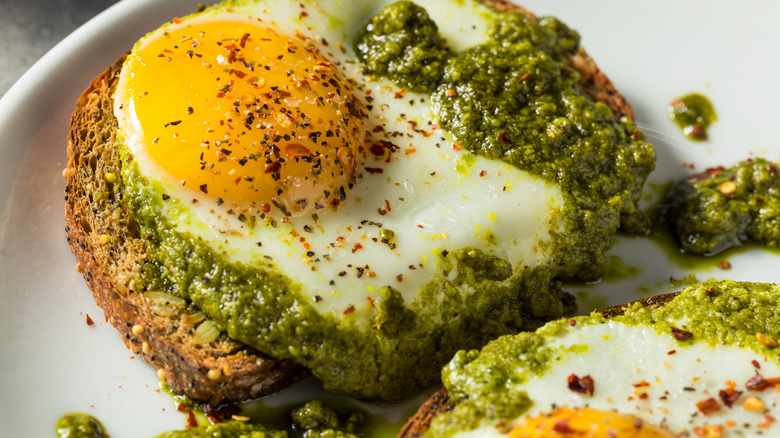 fried egg pesto toast