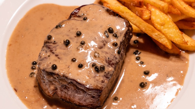 tenderloin steak with peppercorn sauce