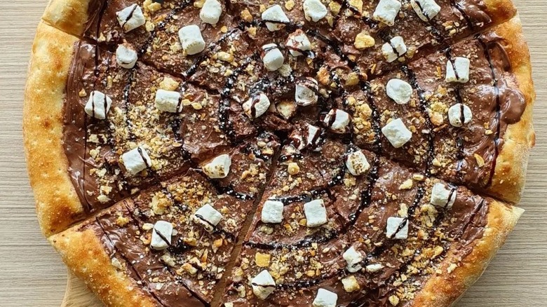 Nutella pizza with marshmallows
