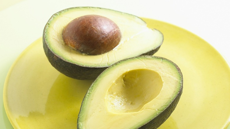 Mexicola Grande avocados