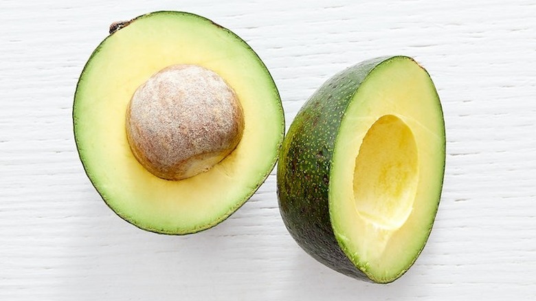 Reed avocado halves