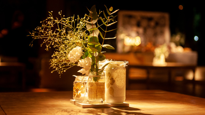 dinner party centerpiece flowers