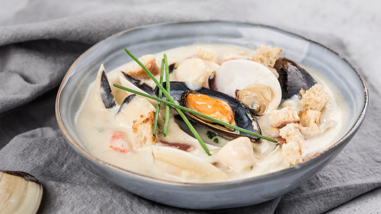 clam chowder in a bowl