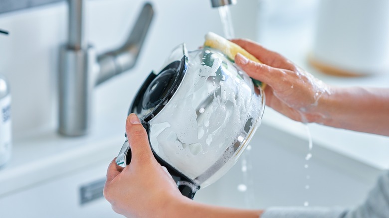 washing coffee pot