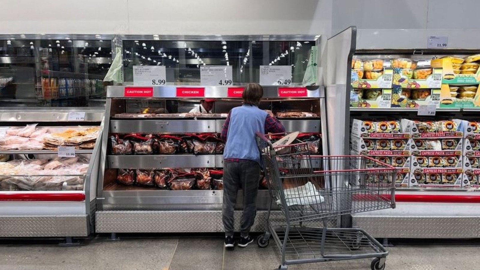 <a href="https://www.foodrepublic.com/2283142/costco-foods-try-once-in-your-life/" target="_blank">25 Costco Foods You Should Try (At Least) Once In Your Lifetime</a>