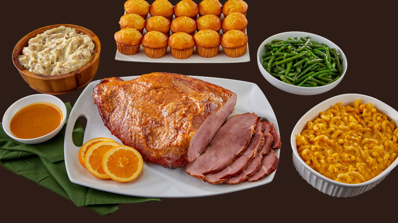 a Famous Dave's Thanksgiving meal