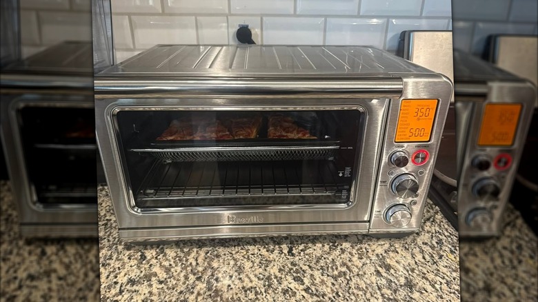 Breville Smart Oven cooks bacon.