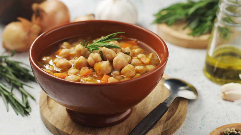 A bowl of zuppa di ceci.