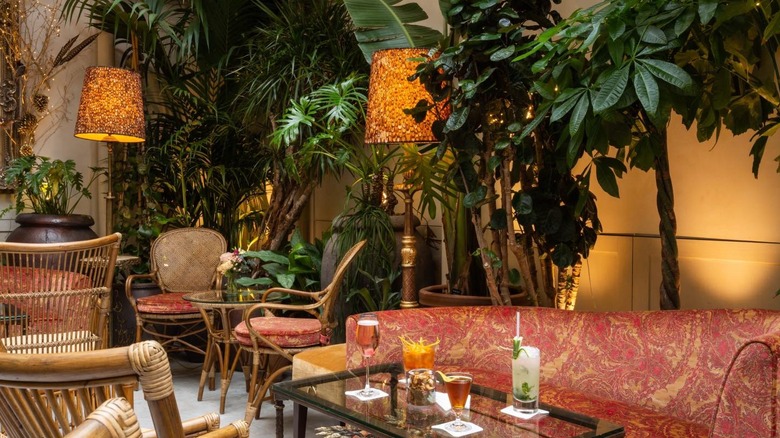 Rules restaurant's upstairs cocktail lounge