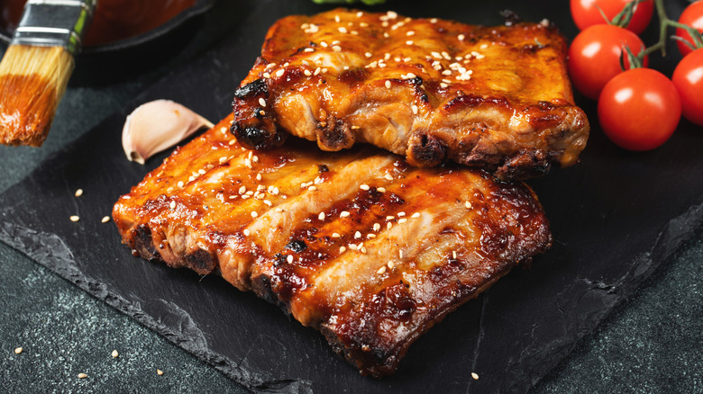 Pork ribs with a honey-chili marinade.