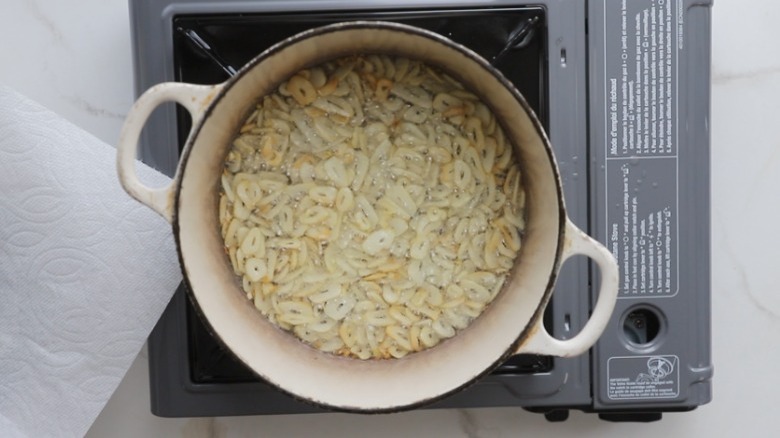 garlic frying in oil