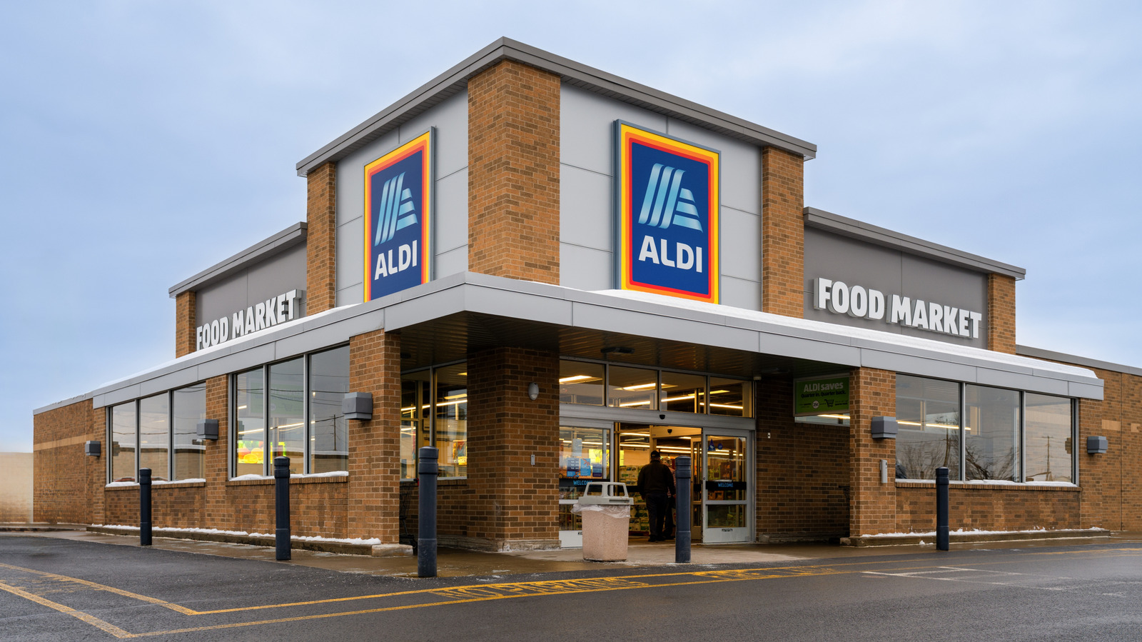<a href="https://www.foodrepublic.com/2126648/aldi-produce-section-finds-buy-and-skip/" target="_blank">6 Aldi Produce Finds You Should Buy And 3 To Skip</a>