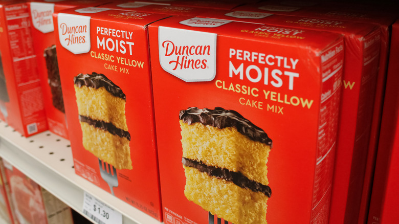 Duncan Hines Perfectly Moist Classic Yellow Cake Mix