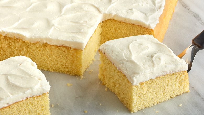 Jiffy Golden Yellow Cake