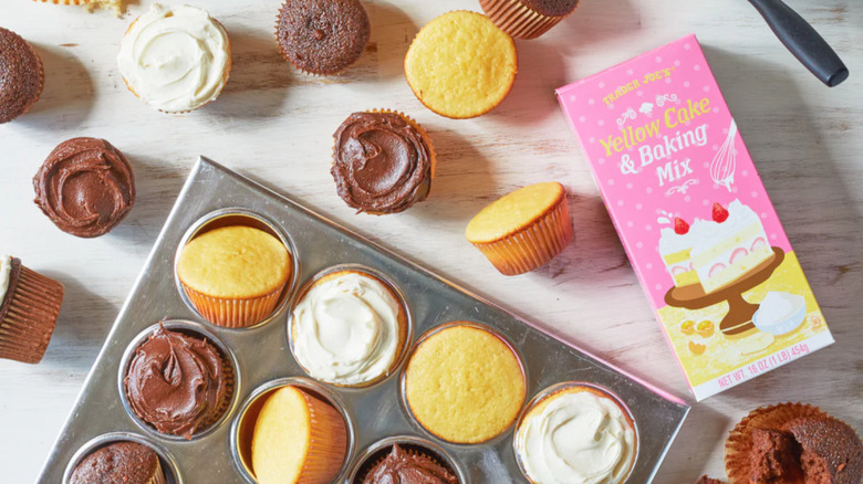 Trader Joe's Yellow Cake and Baking Mix
