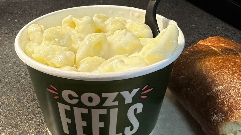 panera bread mac and cheese next to bread