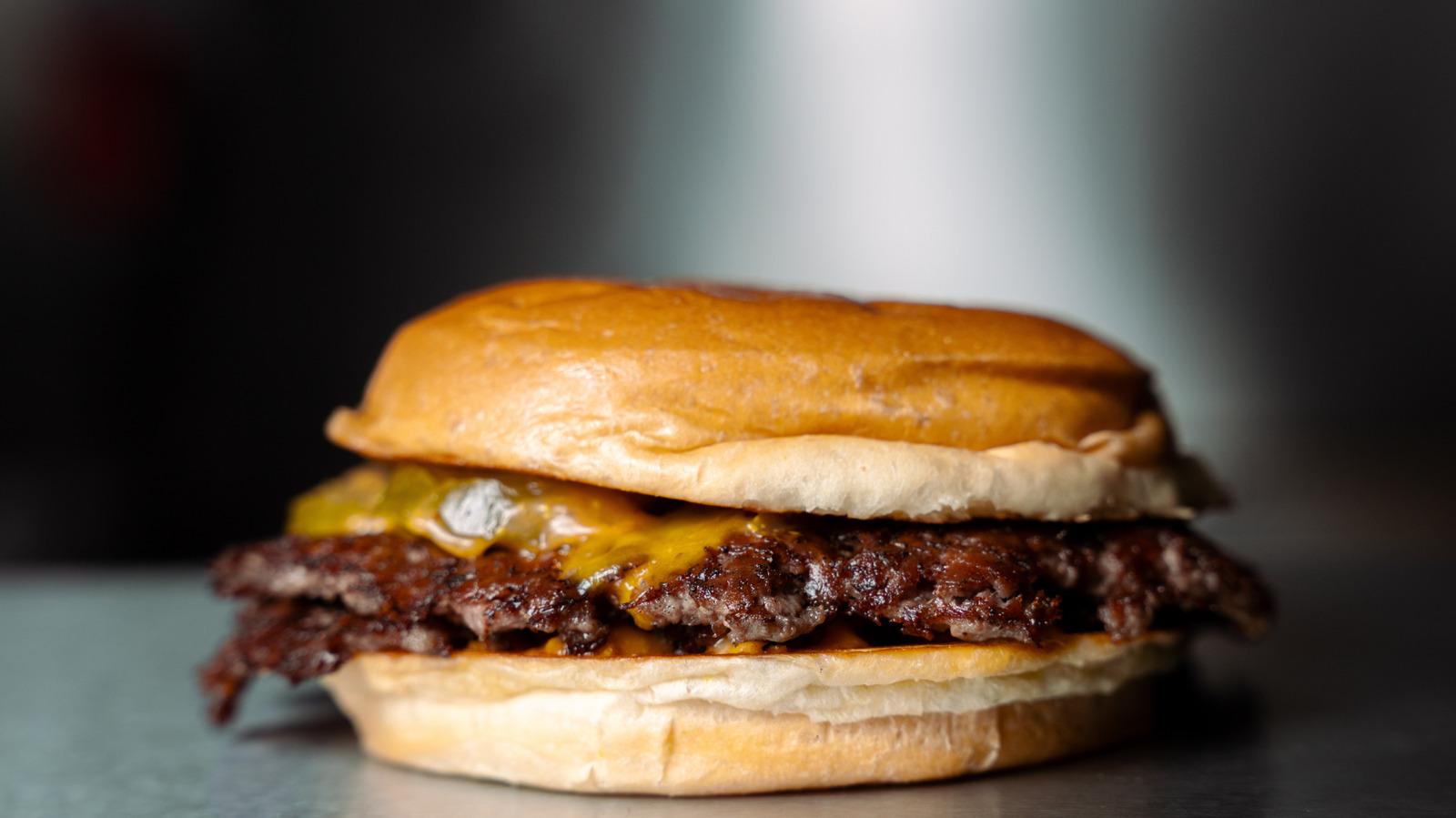 <a href="https://www.foodrepublic.com/2272506/fast-food-chains-best-smash-burgers-reviews/" target="_blank">7 Fast Food Chains With The Best Smash Burgers, According To Reviews</a>