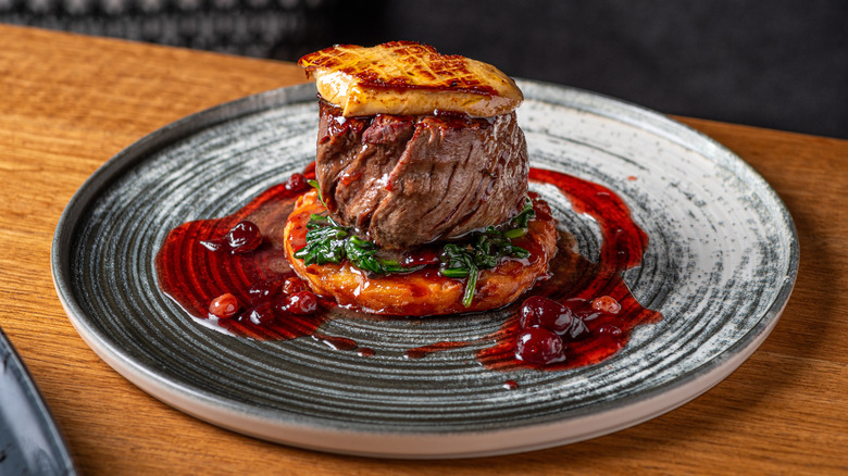 tournedos rossini with cranberry sauce