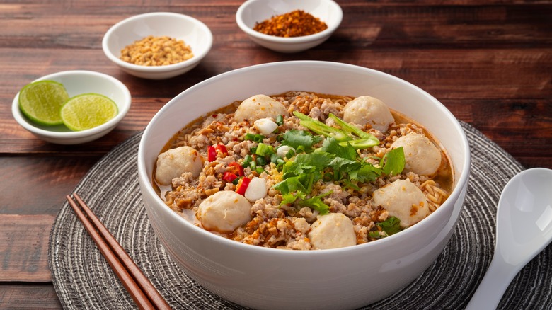 Pork meatballs in ramen 