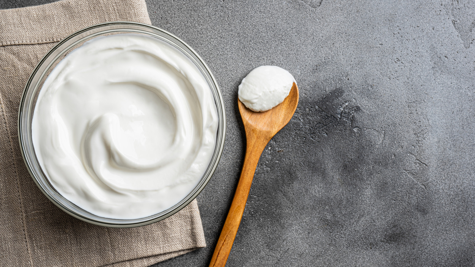 8 Best Store-Bought Sour Cream Brands, According To Reviews