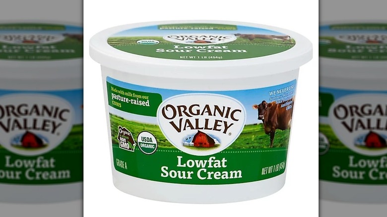 Container of Organic Valley sour cream