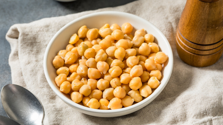 White ceramic bowl full of chickpeas
